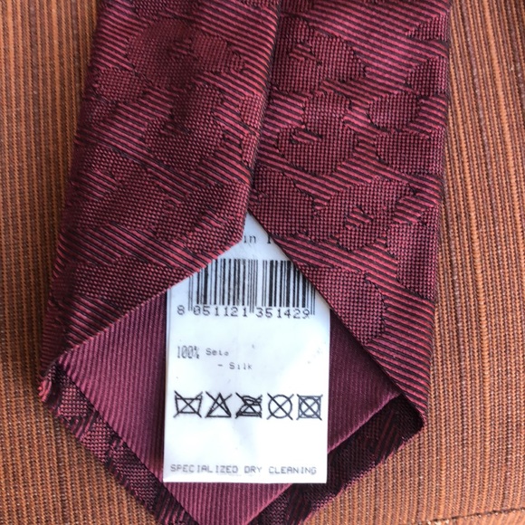 Roberto Cavalli burgundy print silk tie - Picture 3 of 3